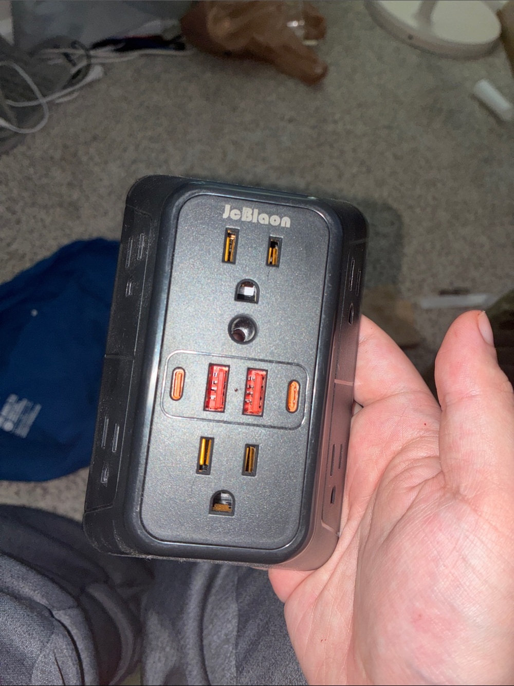 Wall charger 6 plugs and usb c and usb ports